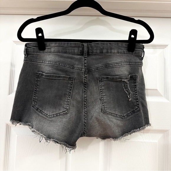 H&M Distressed Cutoff Jean Shorts Faded Black - Picture 2 of 3